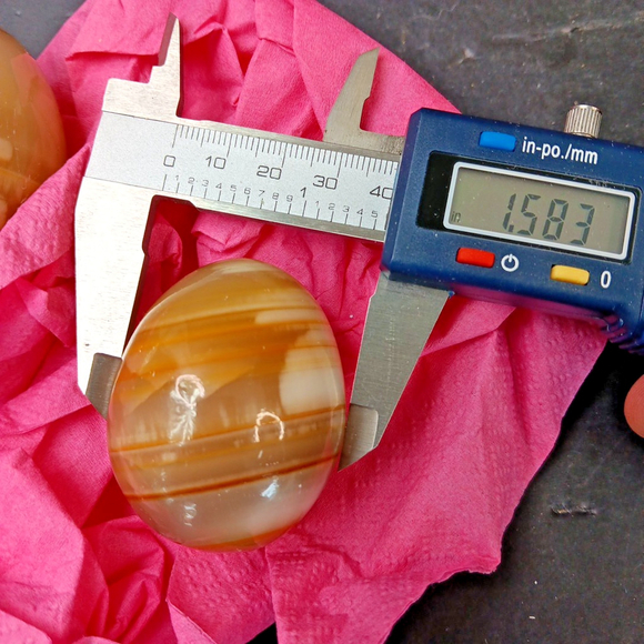 PAIR of Polished Banded Onyx Stone Egg or Paperweights 2.8in And 2in Healing - Picture 9 of 11